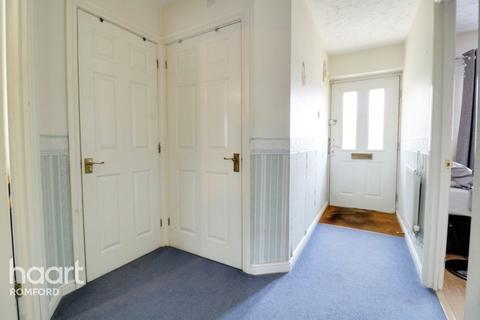 31 Campion Close, Rush Green, Romford, RM7 0WX