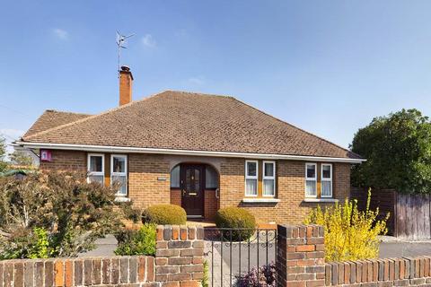 2 bedroom bungalow for sale, Shipbourne Road, Tonbridge, TN10