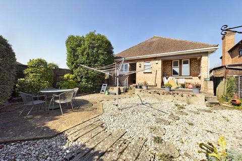 2 bedroom bungalow for sale, Shipbourne Road, Tonbridge, TN10