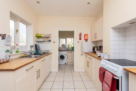 4 bedroom semi-detached house to rent - Bartlemas Road, Oxford OX4 1XU
