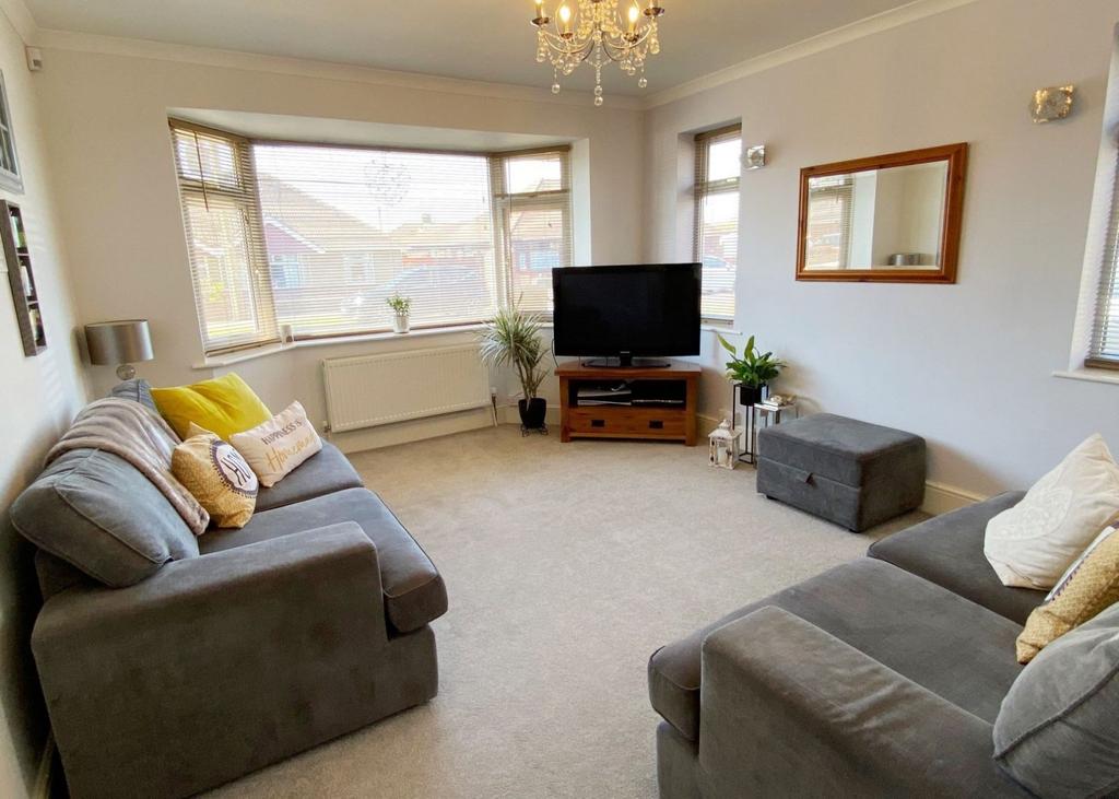 Coppice Drive, Parklands, Northampton NN3 6NE 2 bed semidetached
