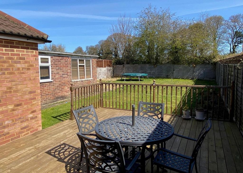 Coppice Drive, Parklands, Northampton NN3 6NE 2 bed semidetached