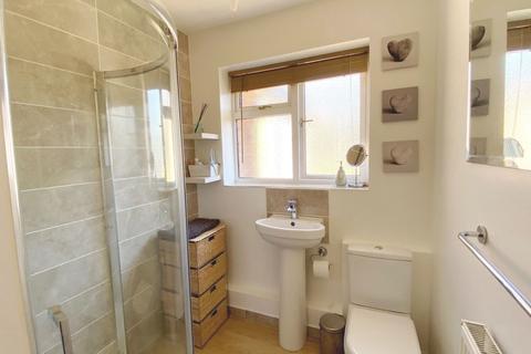 56 Coppice Drive, Northampton, NN3 6NE