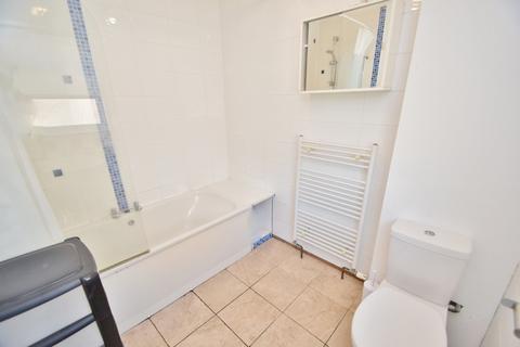 4 bedroom semi-detached house to rent, Stanmore