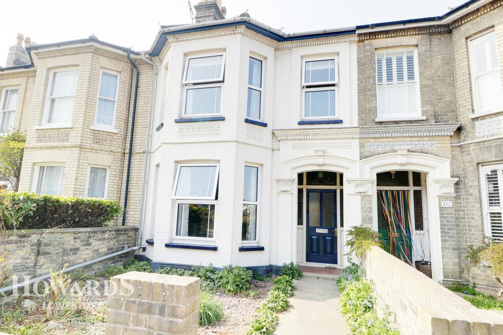 London Road South, Lowestoft 4 bed terraced house £280,000