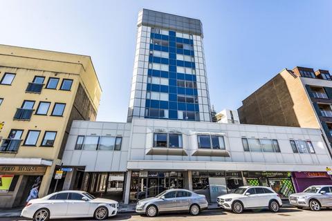 Studio to rent, Skyline,  Slough,  SL1