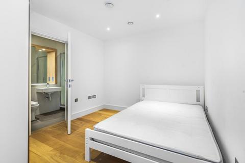 Studio to rent, Skyline,  Slough,  SL1