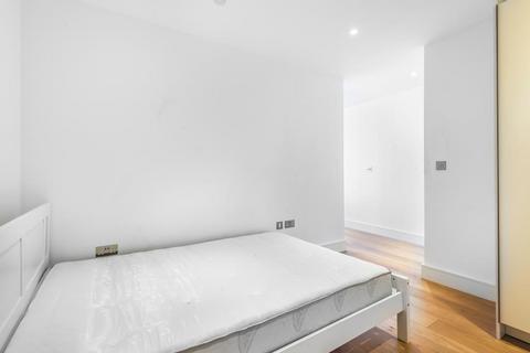 Studio to rent, Skyline,  Slough,  SL1