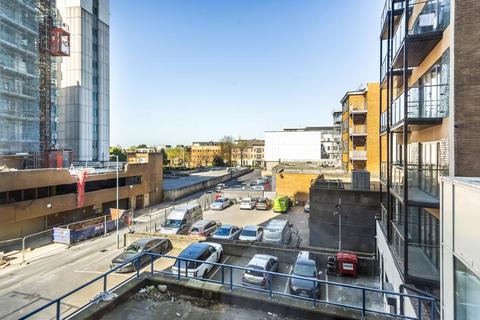 Studio to rent, Skyline,  Slough,  SL1