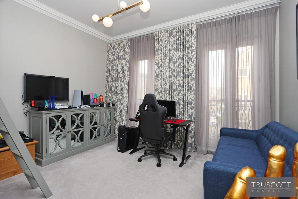 Double Bedroom 4