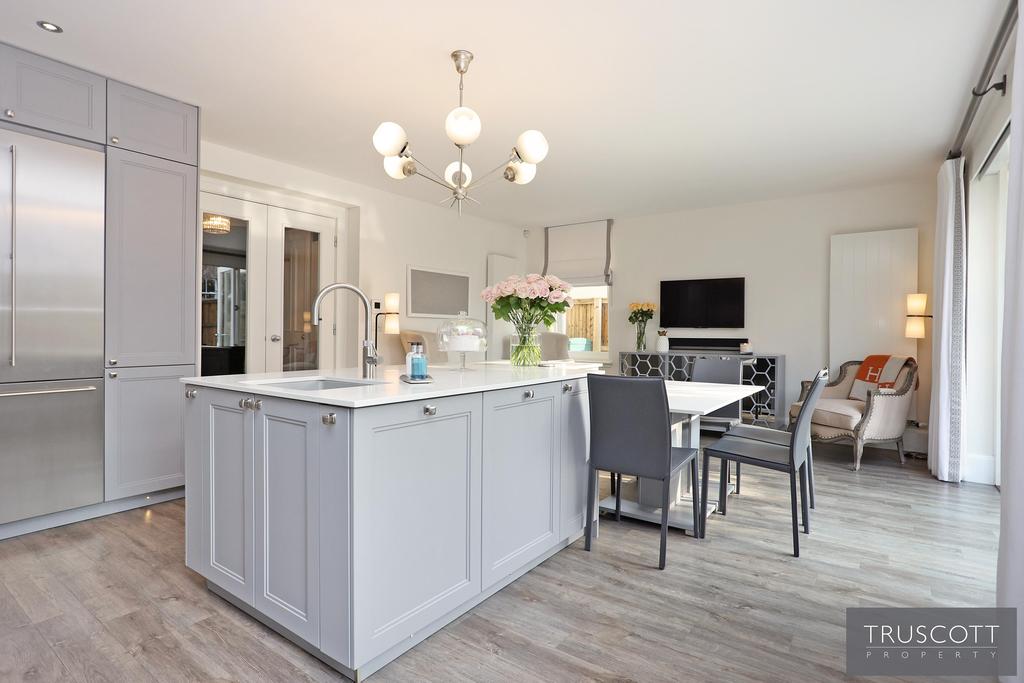 Family/Dining Room/Kitchen