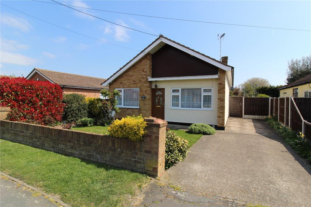 Eastbury Avenue, Rochford, Essex, SS4 2 bed bungalow £375,000
