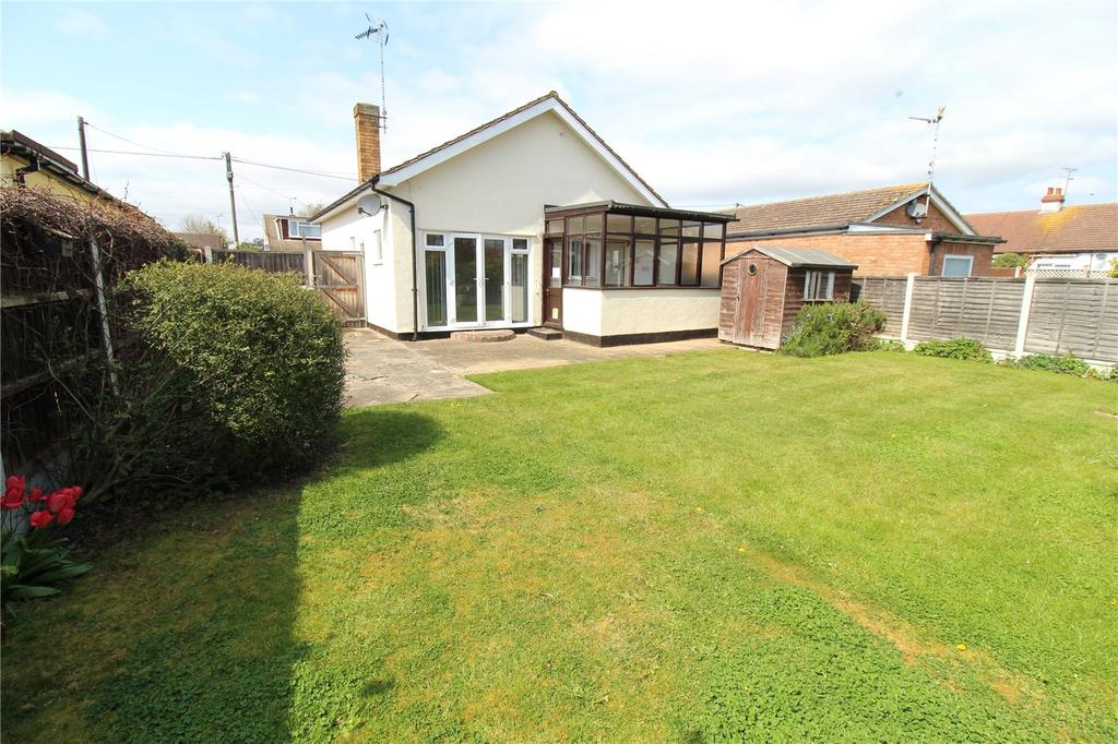Eastbury Avenue, Rochford, Essex, SS4 2 bed bungalow £375,000