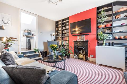 Flat C, 72 Gilbey Road, London, SW17 0QG