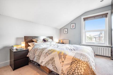 Flat C, 72 Gilbey Road, London, SW17 0QG