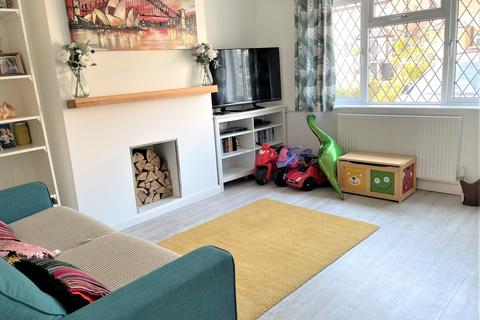 12 Taylor Road, Ashtead, KT21 2HY