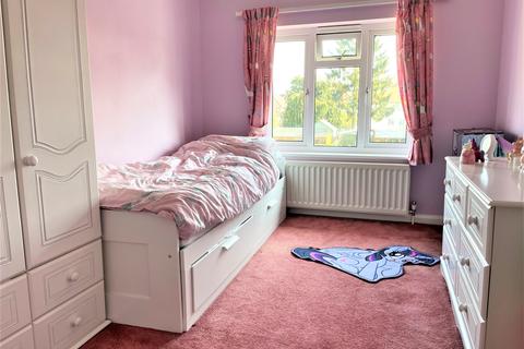 12 Taylor Road, Ashtead, KT21 2HY