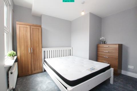 3 bedroom flat to rent, Kildoran Road, London, SW2 5JY