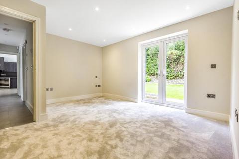 Pine Crest Lubbock Road, Chislehurst, BR7 5JG