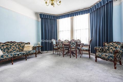 32a Inchmery Road, London, SE6 2NE