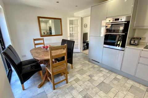 4 The Moorlands, Wetherby, LS22 6TA