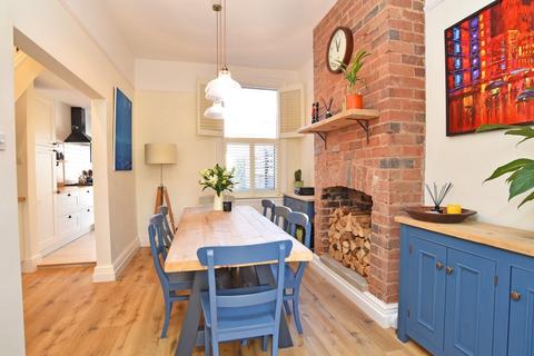 41 Hookstone Road, Harrogate, HG2 8BT