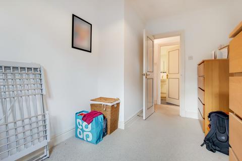 32 Birchend Close, South Croydon, CR2 7DS