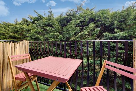 32 Birchend Close, South Croydon, CR2 7DS