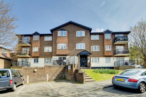32 Birchend Close, South Croydon, CR2 7DS