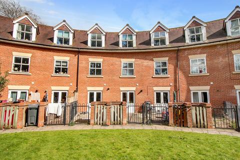 9 All Saints Crescent, Westbury, BA13 3BX