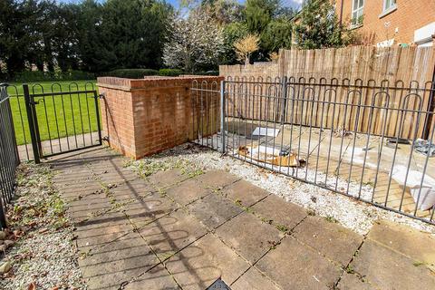 9 All Saints Crescent, Westbury, BA13 3BX