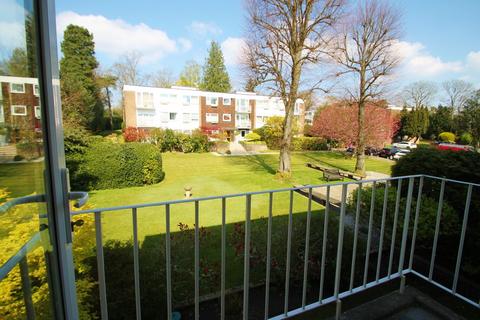 2 bedroom apartment to rent, Greenhill, High Rd