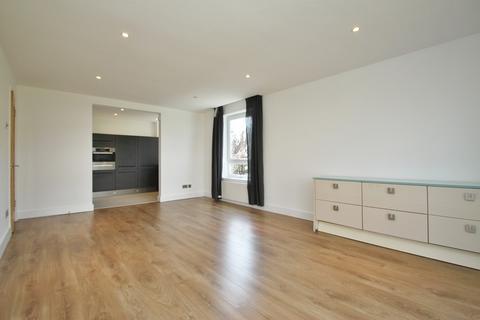 2 bedroom apartment to rent, Greenhill, High Rd