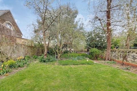 1c Pemberton Gardens, London, N19 5RR
