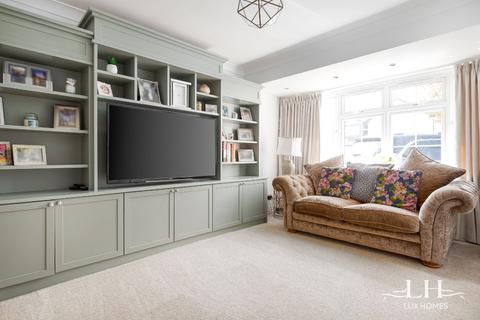 14 Nelwyn Avenue, Hornchurch, RM11 2PZ