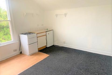 Studio to rent, 4 Irlam Road, Sale