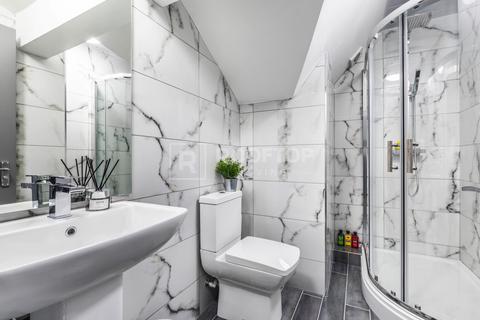 2 bedroom house to rent, 43-55 Queens Road, Leeds LS6