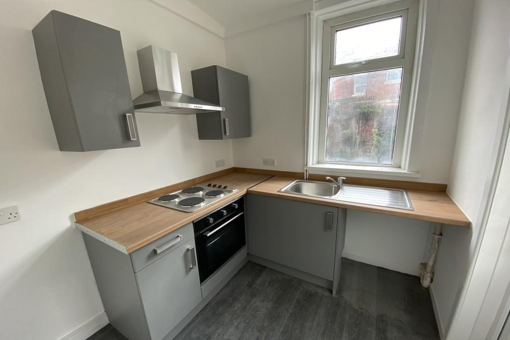 Herschell Street, Blackburn 2 bed terraced house £500 pcm (£115 pw)