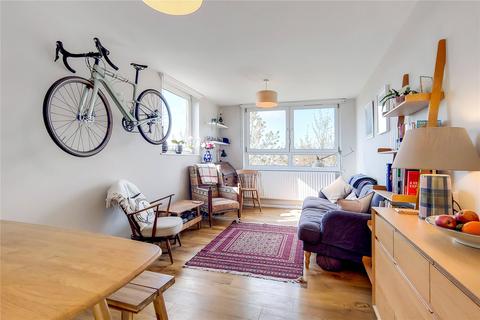 42 Kingham Close, London, SW18 3BX