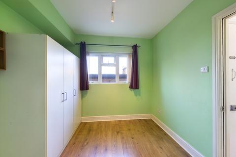 1 bedroom flat to rent - Field End Road, Eastcote (Above A Shop)