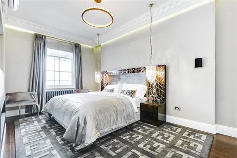 3 bedroom flat to rent, Palace Gate, Kensington, London
