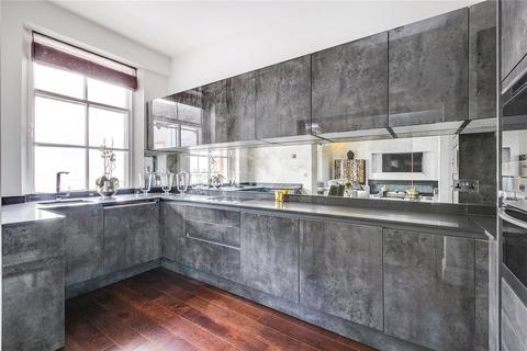 3 bedroom flat to rent, Palace Gate, Kensington, London