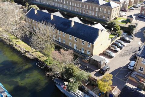 3f Government Row, Enfield, EN3 6JN
