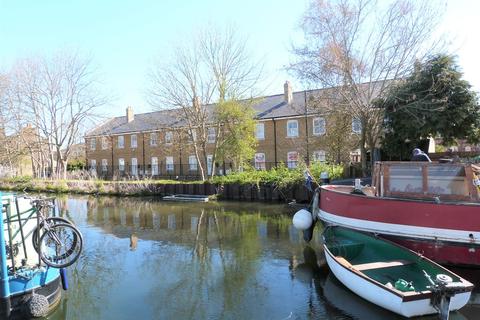 3f Government Row, Enfield, EN3 6JN
