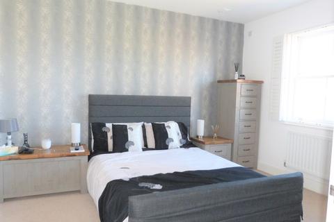 3f Government Row, Enfield, EN3 6JN