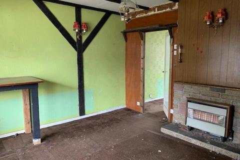 73 Rayford Drive, West Bromwich, B71 3QW