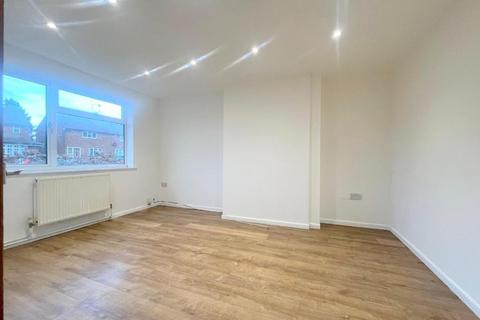 3 bedroom terraced house to rent, Chesford Road, Putteridge, Luton, LU2 8DT