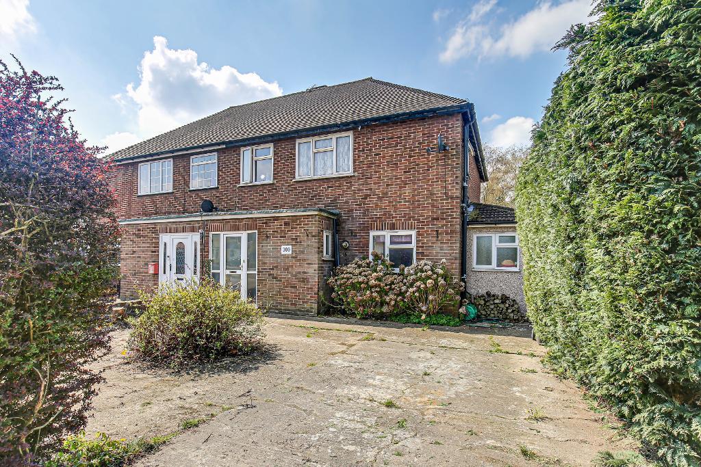 Limpsfield Road, Sanderstead, Surrey... 4 bed semi-detached house - £ ...