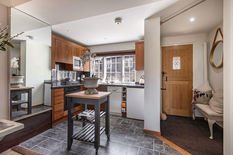 Kitchen Area &amp; Rear