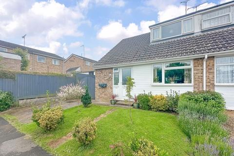 2 bedroom semi-detached bungalow for sale, Coppice Close, Banbury